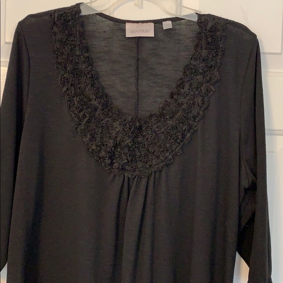 Avenue Tops - V-neck Top - asymmetrical Sz 18/20